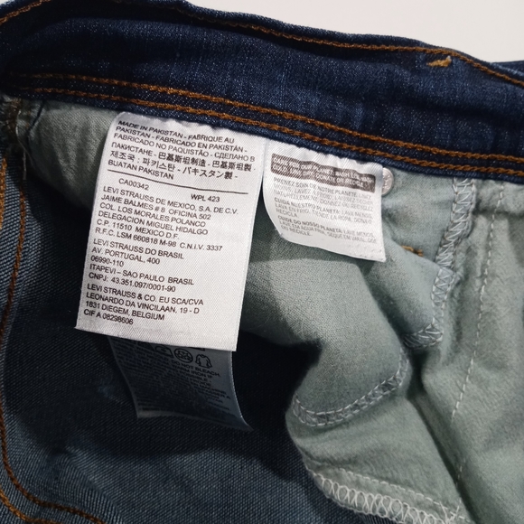 Levi's 512 Perfectly Slimming Boot Cut Jeans - Picture 11 of 11